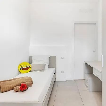 Alessia's Flat - Caroli 公寓 *